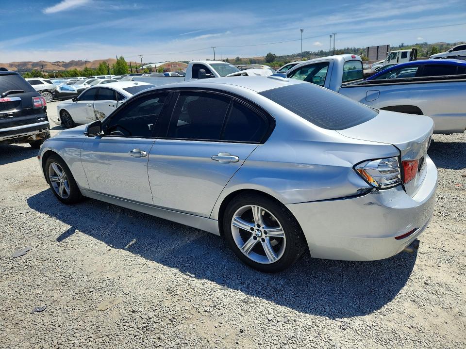 2013 BMW 3er VIN WBA3A5G53DNP24747 COPART salvage auction — REAR END, Ca - Salvage Certificate, sold $2,700 on 2026-07-08 (photo 2)