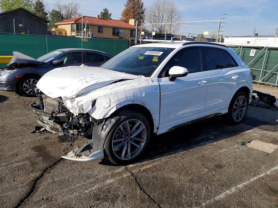 2024 Audi Q3 VIN WA1EECF31R1090822 COPART salvage auction — FRONT END, Salvage Title, sold $275 on 2026-07-21 (photo 1)