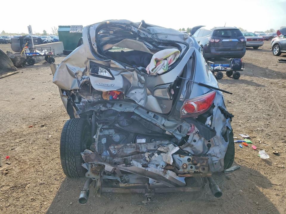 2011 Mazda 3 VIN JM1BL1K54B1498022 COPART salvage auction — REAR END, Il - Salvage Certificate, sold $275 on 2026-07-16 (photo 6)
