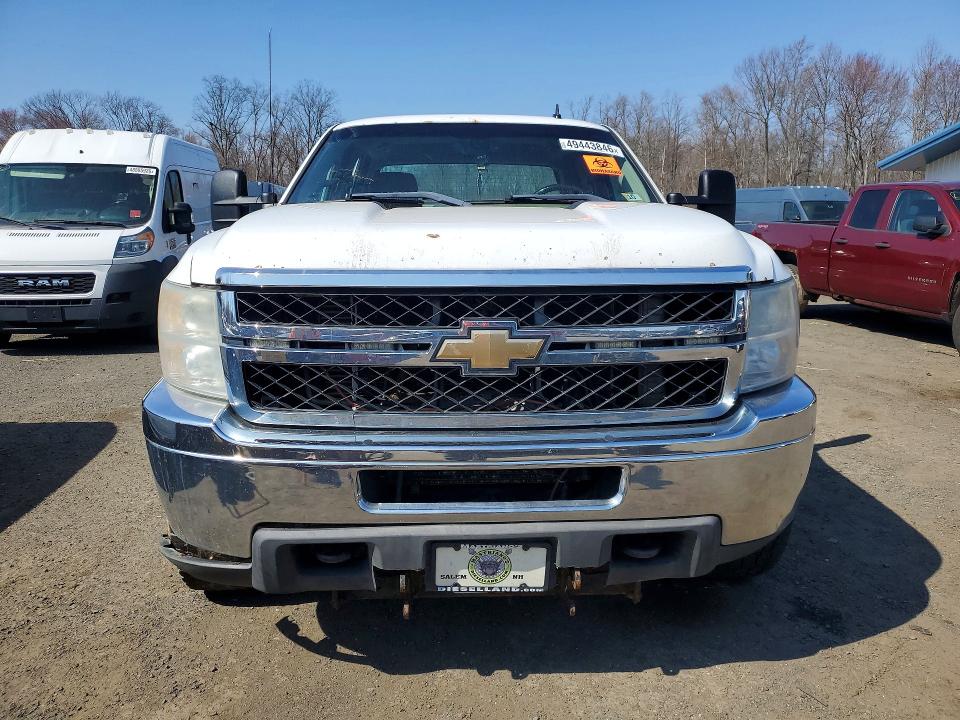 2011 Chevrolet Silverado 3500 VIN 1GB4K0CL5BF185409 COPART salvage auction — MINOR DENT/SCRATCHES, ME - CERTIFICATE OF TITLE, sold $1,450 on 2026-07-09 (photo 5)