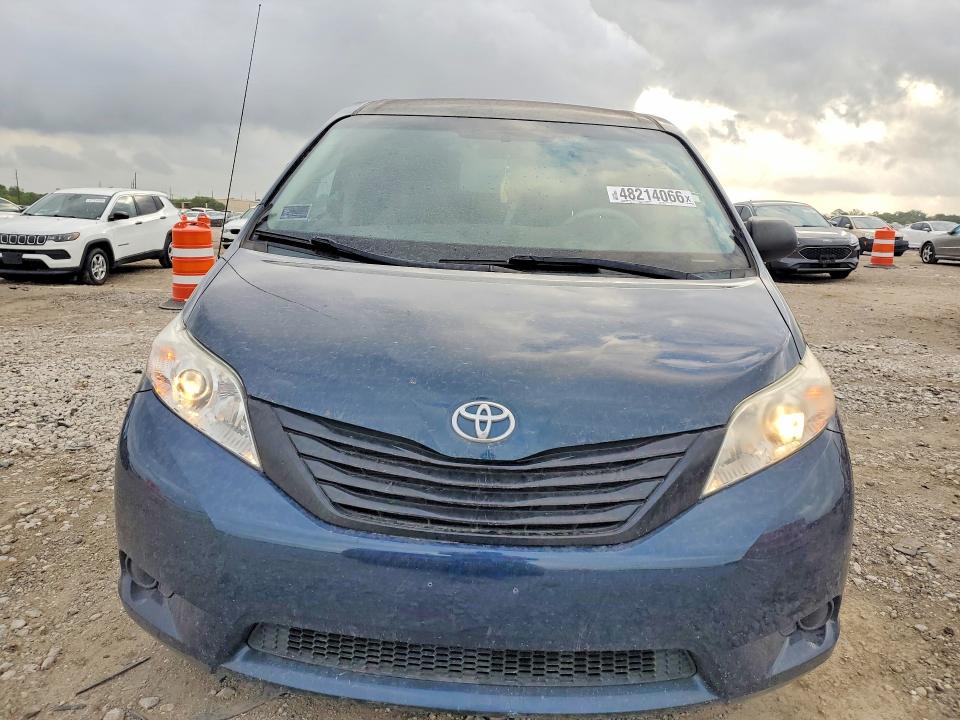2011 Toyota Sienna VIN 5TDZK3DC4BS025040 COPART salvage auction — FRONT END, Tx - Salvage Vehicle Title, sold $1,550 on 2026-07-02 (photo 5)
