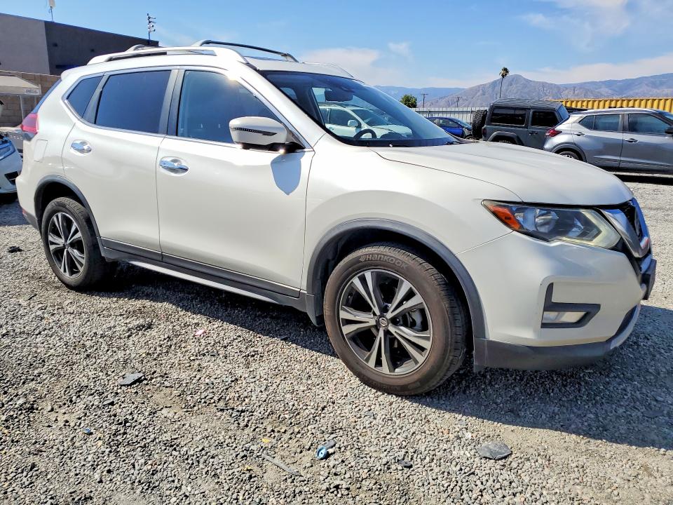 2020 Nissan Rogue VIN JN8AT2MV6LW109548 COPART salvage auction — MINOR DENT/SCRATCHES, CA - SALVAGE CERTIFICATE, sold $4,900 on 2026-07-08 (photo 4)