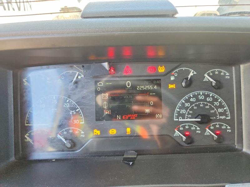 2025 Volvo VIN 4V4NC9EH3SN668160 COPART salvage auction — SIDE, Co - Public - Salvage Title, sold $26,250 on 2026-07-09 (photo 8)