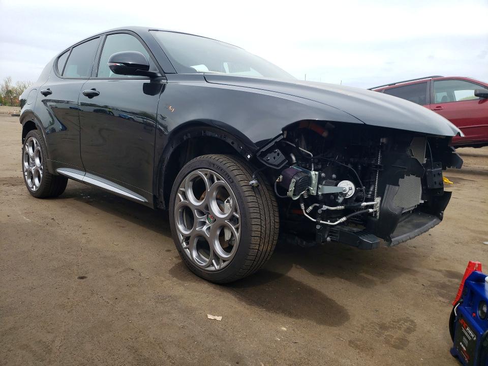 2024 Alfa romeo Tonale VIN ZASPATCW7R3054246 COPART salvage auction — FRONT END, CT, sold $4,950 on 2026-08-14 (photo 4)