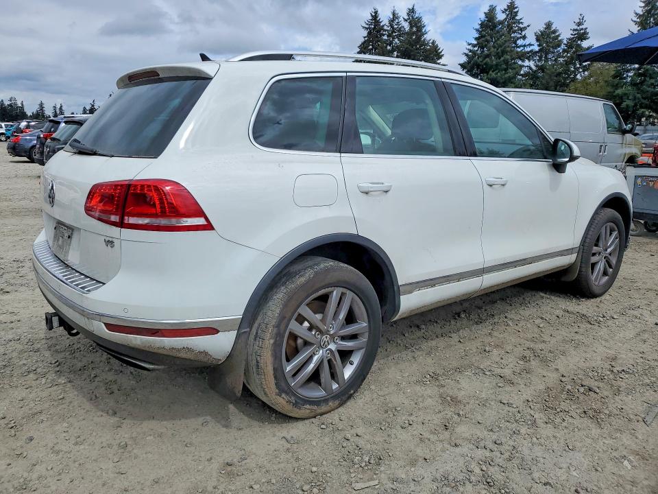 2016 Volkswagen Touareg VIN WVGEF9BP9GD010835 COPART salvage auction — FRONT END, Wa - Vehicle Cert Of Ownership-Titl, sold $2,950 on 2026-07-10 (photo 3)
