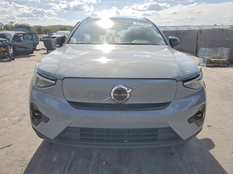2024 Volvo Xc40 VIN YV4EH3HL2R2238249 COPART salvage auction — SIDE, Fl - Cert Of Title Slvg Rebuildable, sold $14,400 on 2026-07-16 (photo 5)
