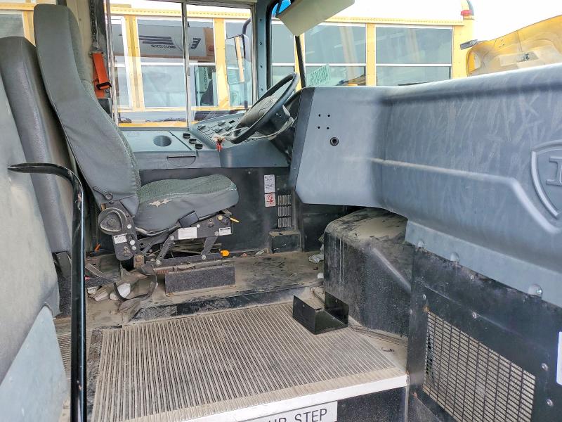 2014 Ic VIN 4DRBUAAP7EB778687 COPART salvage auction — NORMAL WEAR, MO - CERTIFICATE OF TITLE, sold $1,450 on 2026-07-07 (photo 5)