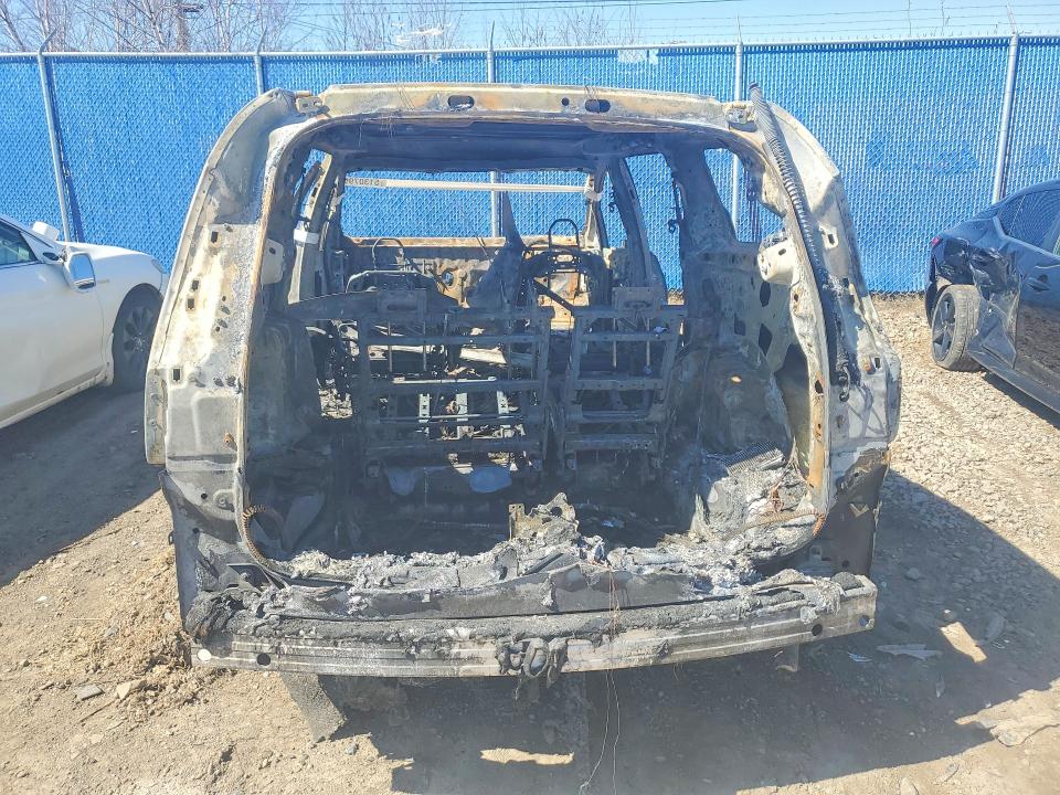 2022 Chrysler Grand caravan VIN 2C4RC1ZG5NR108339 COPART salvage auction — BURN, Qc - Irrecuperable, sold $325 on 2026-07-09 (photo 6)