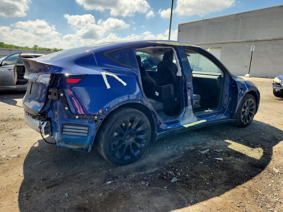 2021 Tesla Model y VIN 5YJYGDEE5MF061622 COPART salvage auction — SIDE, Va - Cert Of Title - Salvage, sold $6,300 on 2026-07-22 (photo 3)