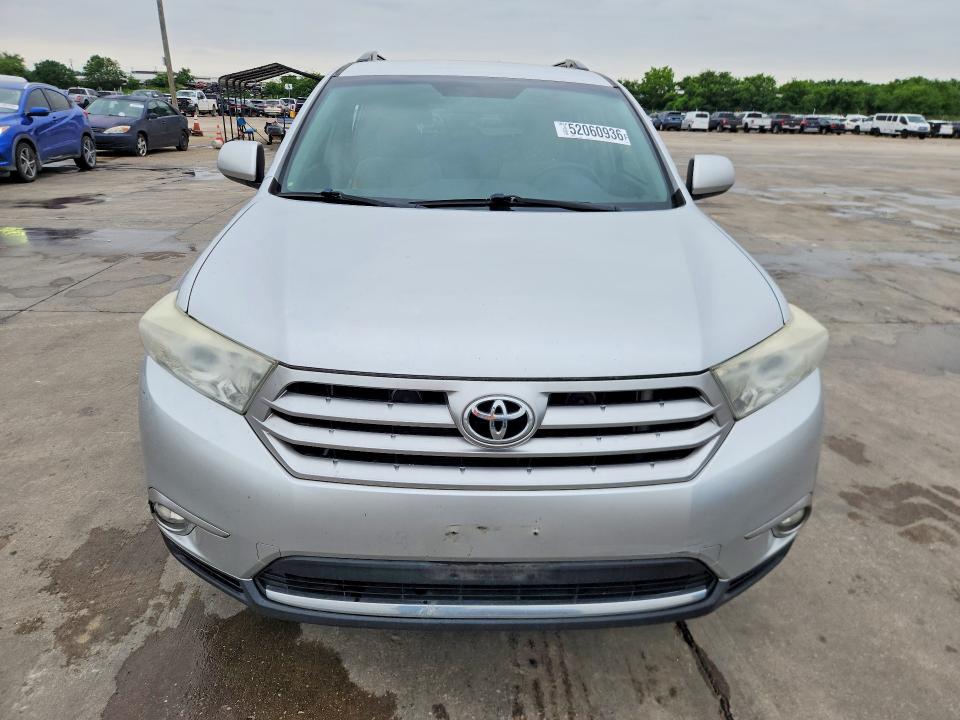 2013 Toyota VIN 5TDZA3EHXDS032008 COPART salvage auction — SIDE, Tx - Salvage Vehicle Title, sold $3,200 on 2026-07-09 (photo 5)
