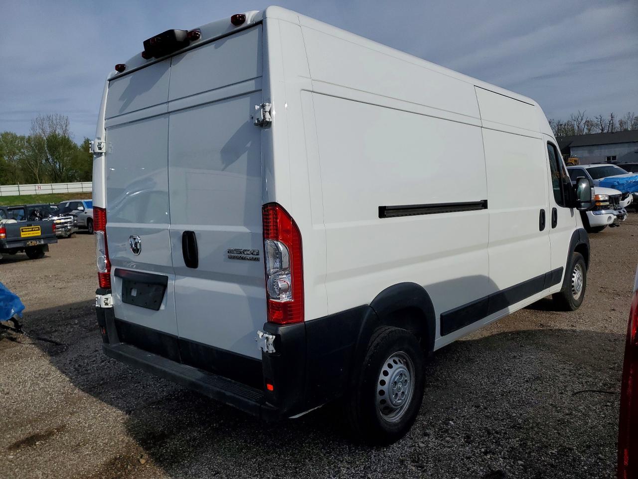 2025 Ram Promaster 2500 VIN 3C6LRVDG6SE512144 COPART salvage auction — Side, MI - CERTIFICATE OF TITLE, sold $22,000 on 2026-04-29 (photo 3)