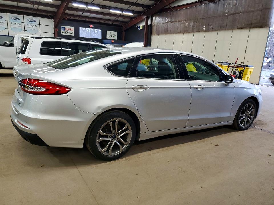 2019 Ford Fusion VIN 3FA6P0CD0KR180464 COPART salvage auction — MINOR DENT/SCRATCHES, MA - CERTIFICATE OF TITLE, sold $1,100 on 2026-07-10 (photo 3)