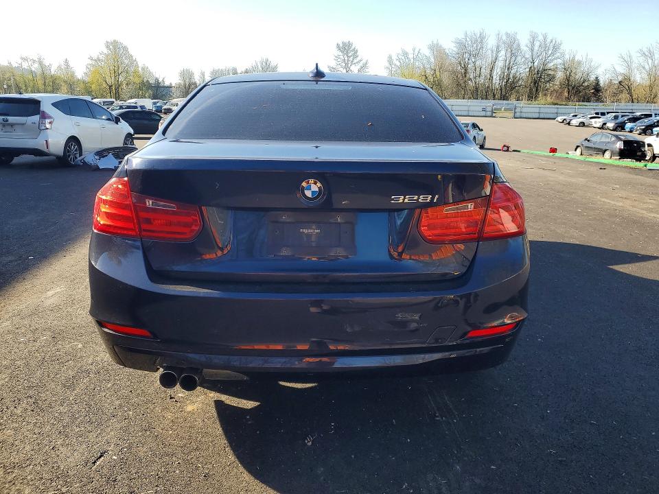 2013 BMW 3er VIN WBA3C1C50DF440463 COPART salvage auction — FRONT END, Or - Salvage Title Certificate, sold $575 on 2026-08-12 (photo 6)