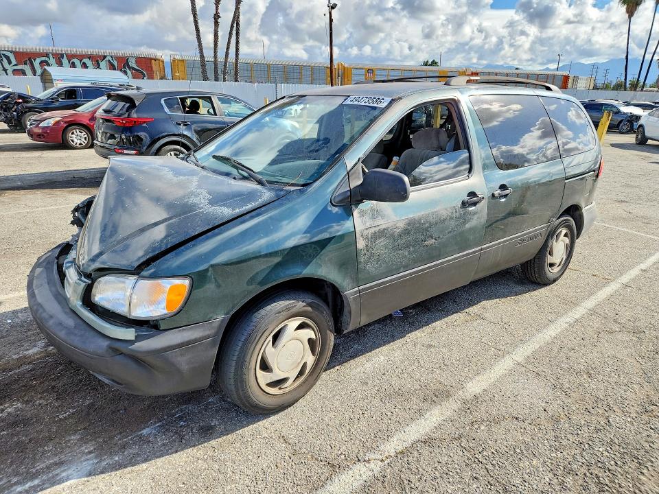 2000 Toyota Sienna VIN 4T3ZF13C6YU263103 — COPART salvage auction photo