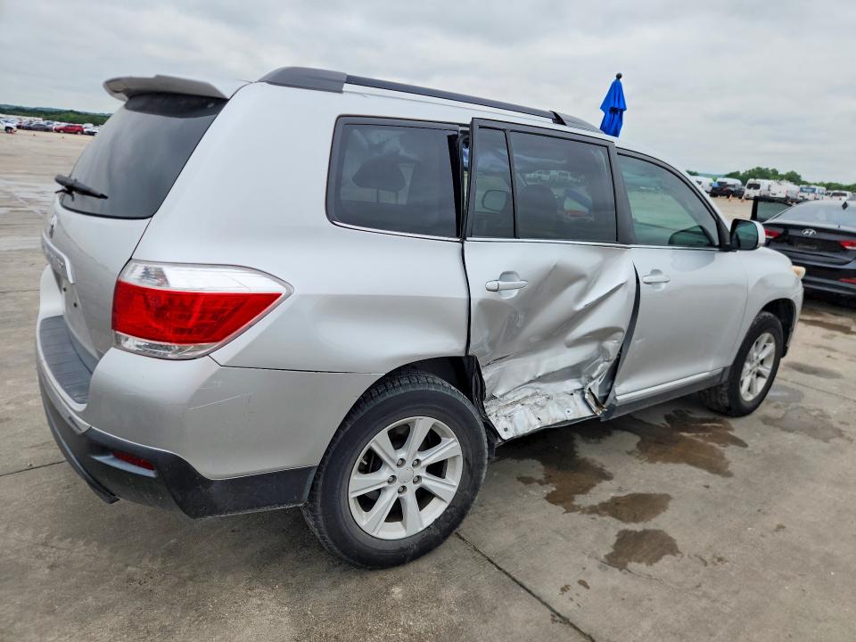 2013 Toyota VIN 5TDZA3EHXDS032008 COPART salvage auction — SIDE, Tx - Salvage Vehicle Title, sold $3,200 on 2026-07-09 (photo 3)