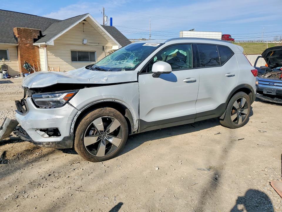 2020 Volvo Xc40 VIN YV4162UK3L2288970 COPART salvage auction — FRONT END, Oh - Cert Of Title-Salvage, sold $3,900 on 2026-07-15 (photo 1)