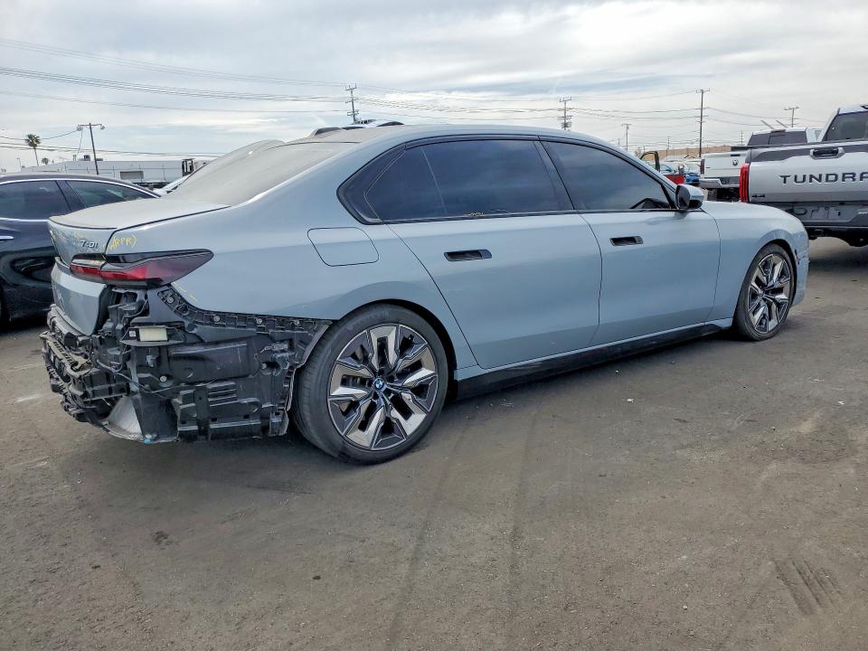 2024 BMW 7er VIN WBA23EH00RCP97991 COPART salvage auction — REAR END, Ca - Salvage Certificate, sold $41,500 on 2026-07-06 (photo 3)