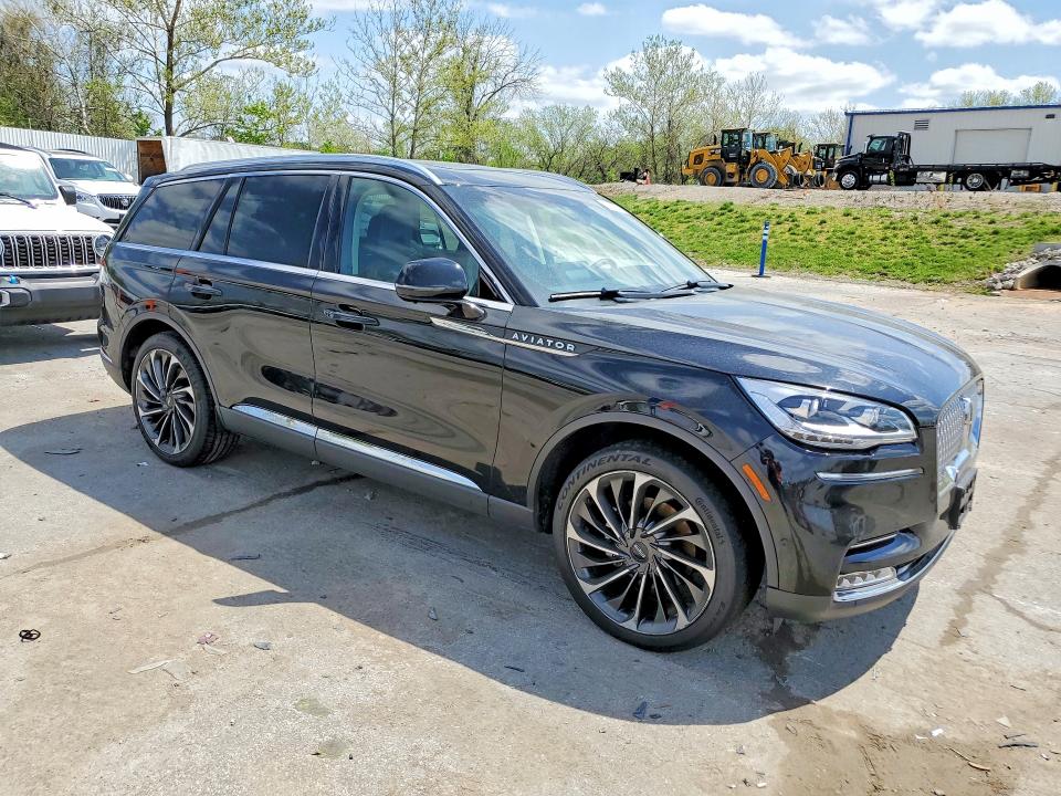 2020 Lincoln Aviator VIN 5LM5J7XC7LGL23333 COPART salvage auction — MINOR DENT/SCRATCHES, MO - CERTIFICATE OF TITLE, sold $13,100 on 2026-07-16 (photo 4)