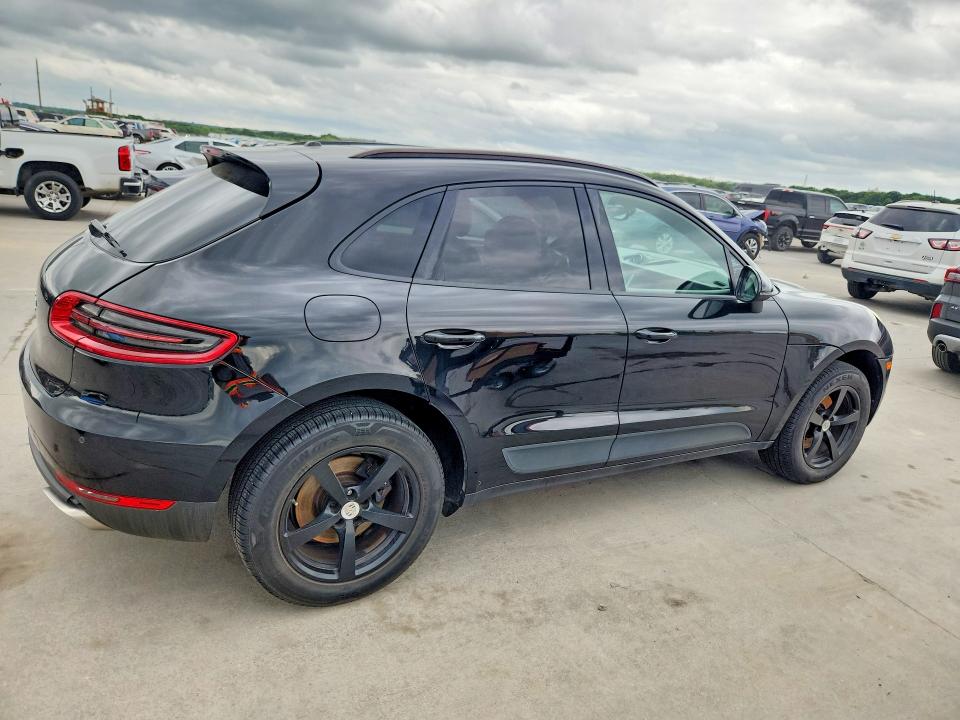 2017 Porsche Macan VIN WP1AA2A51HLB05601 COPART salvage auction — NORMAL WEAR, TX - CERTIFICATE OF TITLE (P), sold $7,000 on 2026-07-30 (photo 3)