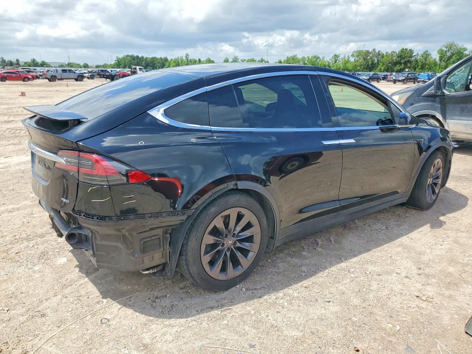 2018 Tesla Model x VIN 5YJXCBE29JF136366 COPART salvage auction — REAR END, TX - SALVAGE VEHICLE TITLE, sold $8,200 on 2026-07-28 (photo 3)