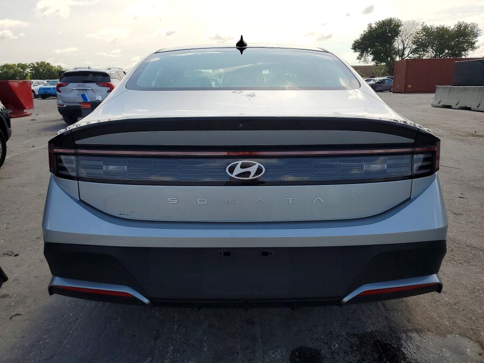 2025 Hyundai Sonata VIN KMHL24JA5SA429066 COPART salvage auction — SIDE, FL, sold $10 on 2026-07-28 (photo 6)