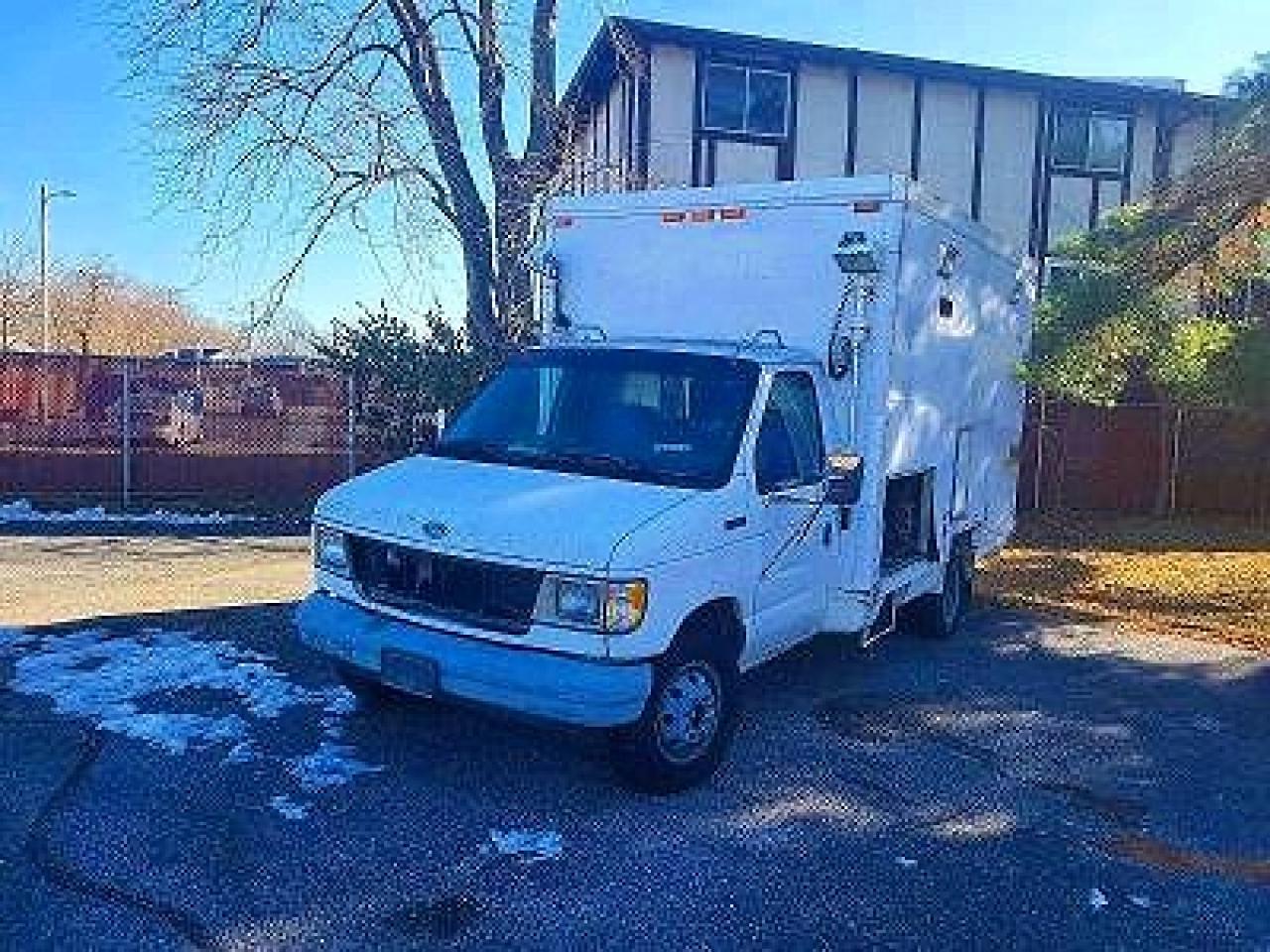 1995 Ford E-350 VIN 1FDKE37H5SHA01586 COPART salvage auction — Mechanical, IL - CERTIFICATE OF TITLE (P), sold $175 on 2026-05-04 (photo 2)