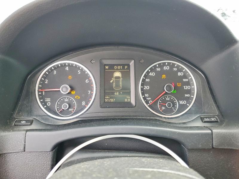 2010 Volkswagen Tiguan VIN WVGBV7AX9AW532050 COPART salvage auction — WATER/FLOOD, OH - CERT OF TITLE-SALVAGE FLOOD, sold $525 on 2026-08-11 (photo 9)