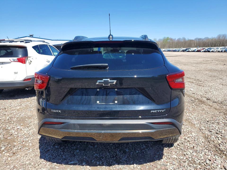 2024 Chevrolet Trax VIN KL77LKE2XRC006067 COPART salvage auction — SIDE, Salvage Title, sold $11,300 on 2026-07-13 (photo 6)