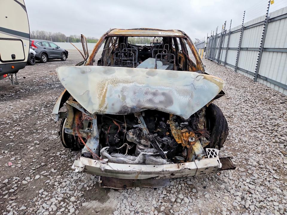 2019 Toyota Highlander VIN 5TDDZRFH9KS926938 COPART salvage auction — BURN, Il - Junking Cert Of A Vehicle, sold $200 on 2026-07-22 (photo 5)