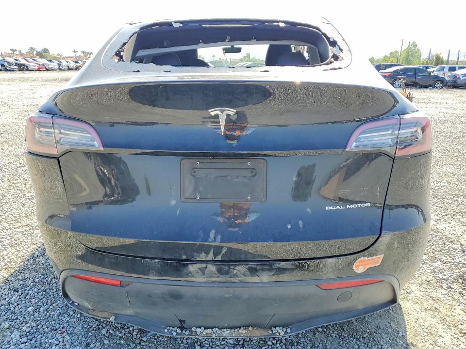 2020 Tesla Model y VIN 5YJYGDEE1LF029961 COPART salvage auction — SIDE, Salvage Title, sold $4,800 on 2026-07-15 (photo 6)