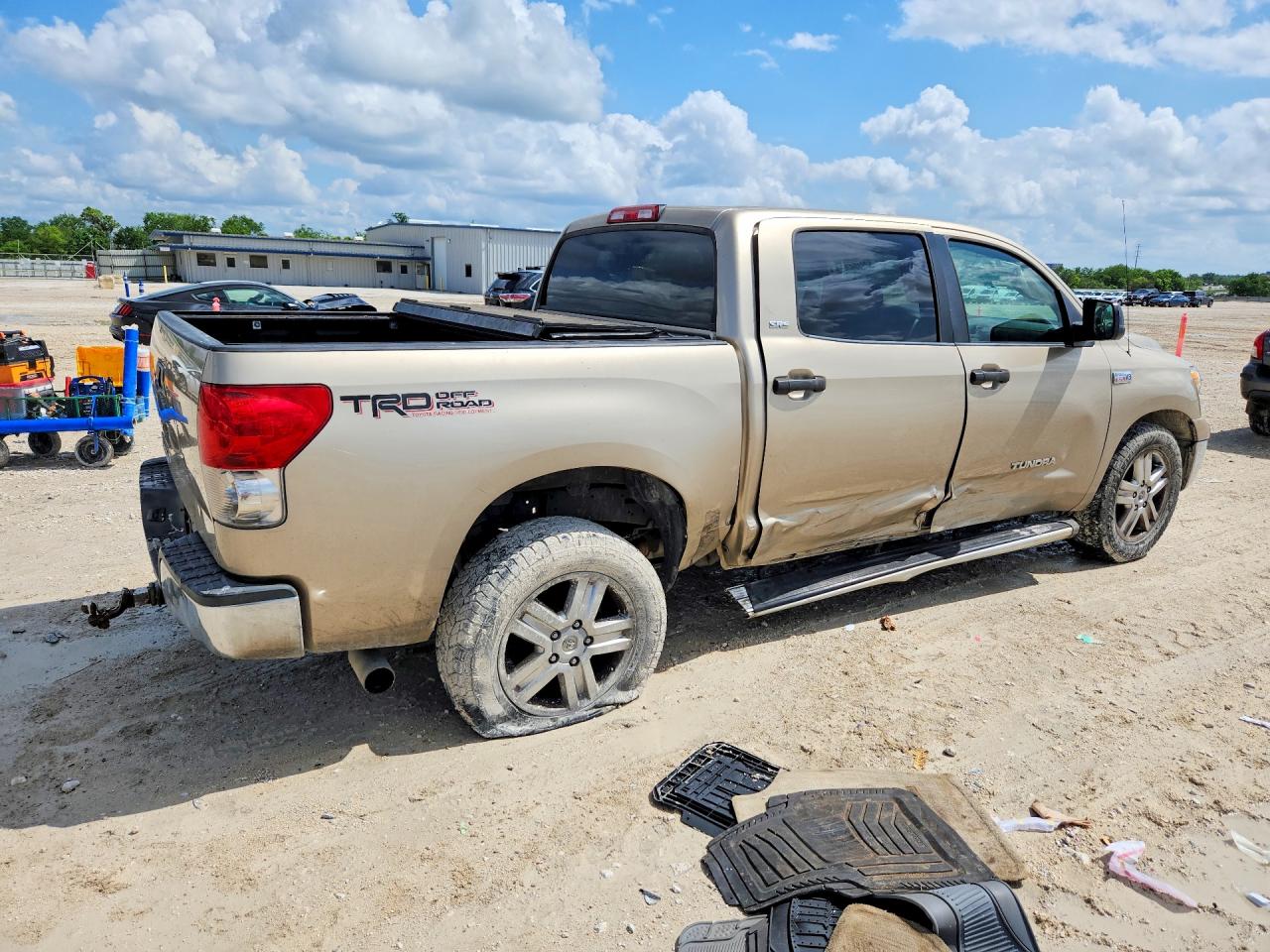 2007 Toyota Tundra VIN 5TBEV541X7S464727 COPART salvage auction — Side, TX - SALVAGE VEHICLE TITLE, sold $4,450 on 2026-06-25 (photo 3)