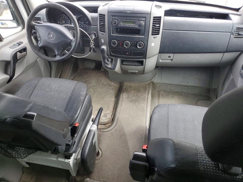 2011 Mercedes-benz Sprinter 2500 VIN WDZBE7CC8B5533647 COPART salvage auction — MINOR DENT/SCRATCHES, ON - PERMIT NO BRAND - UNFIT, sold $2,000 on 2026-07-15 (photo 8)