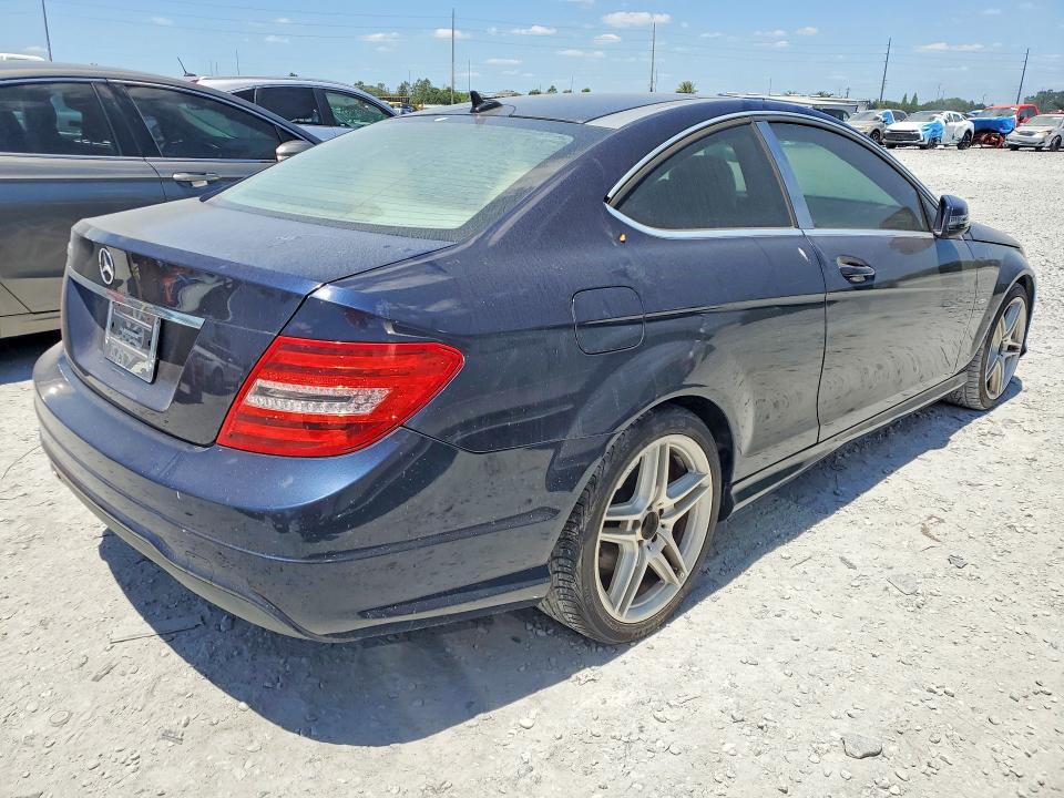 2012 Mercedes-benz C-klasse VIN WDDGJ4HB3CF746345 COPART salvage auction — MINOR DENT/SCRATCHES, FL - CERTIFICATE OF TITLE, sold $3,000 on 2026-07-24 (photo 3)