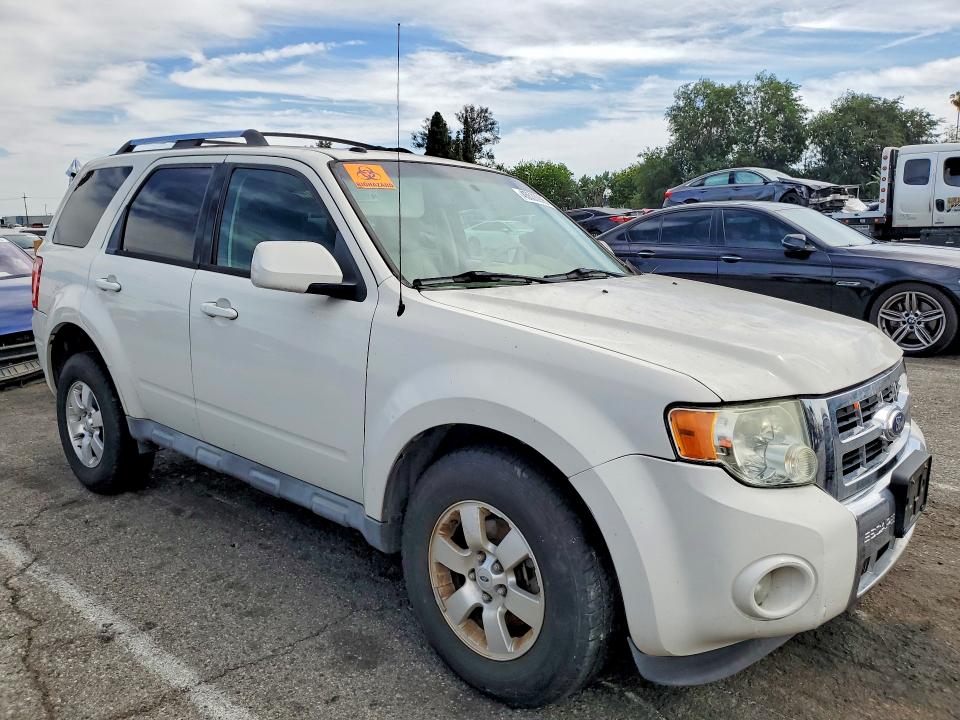 2021 Ford Escape VIN 1FMCU0EG2AKD10014 COPART salvage auction — MINOR DENT/SCRATCHES, CA, sold $350 on 2026-07-21 (photo 4)