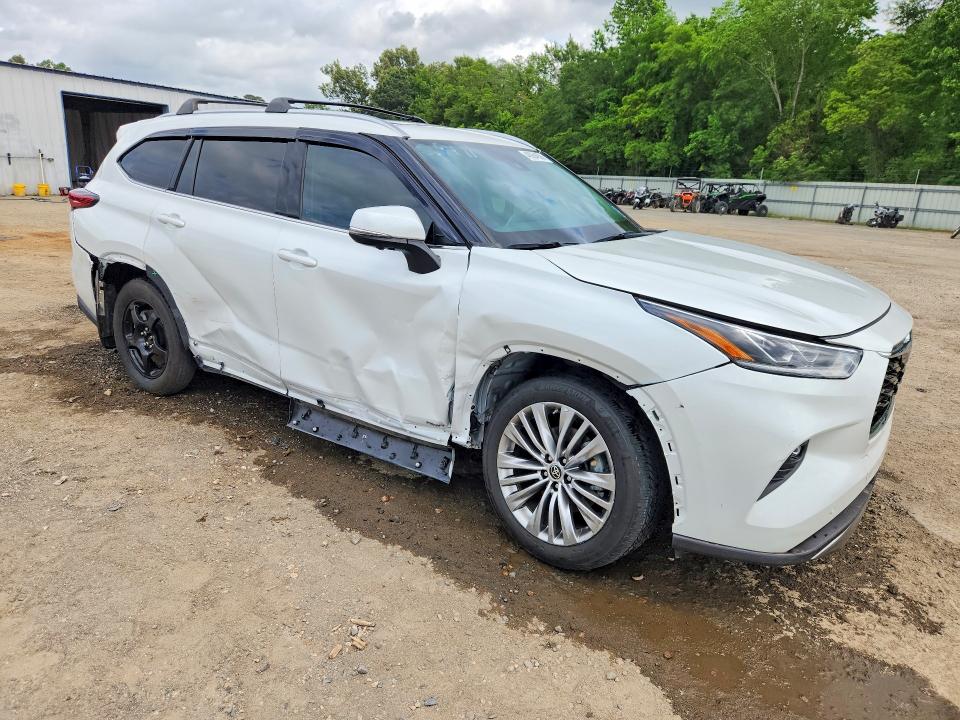 2023 Toyota Highlander VIN 5TDEBRCH2PS111789 COPART salvage auction — SIDE, La - Cert Of Title-Salvage, sold $25,500 on 2026-08-13 (photo 4)