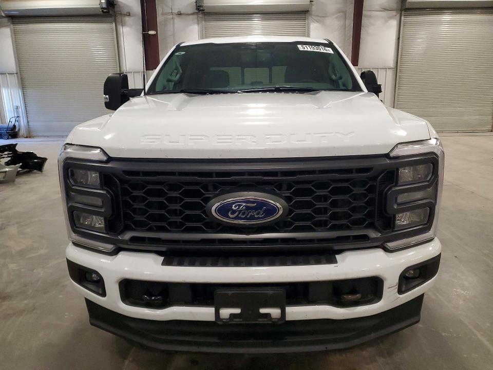 2023 Ford F350 VIN 1FT8W3BN0PEE06823 COPART salvage auction — SIDE, Salvage Title, sold $22,200 on 2026-09-04 (photo 5)