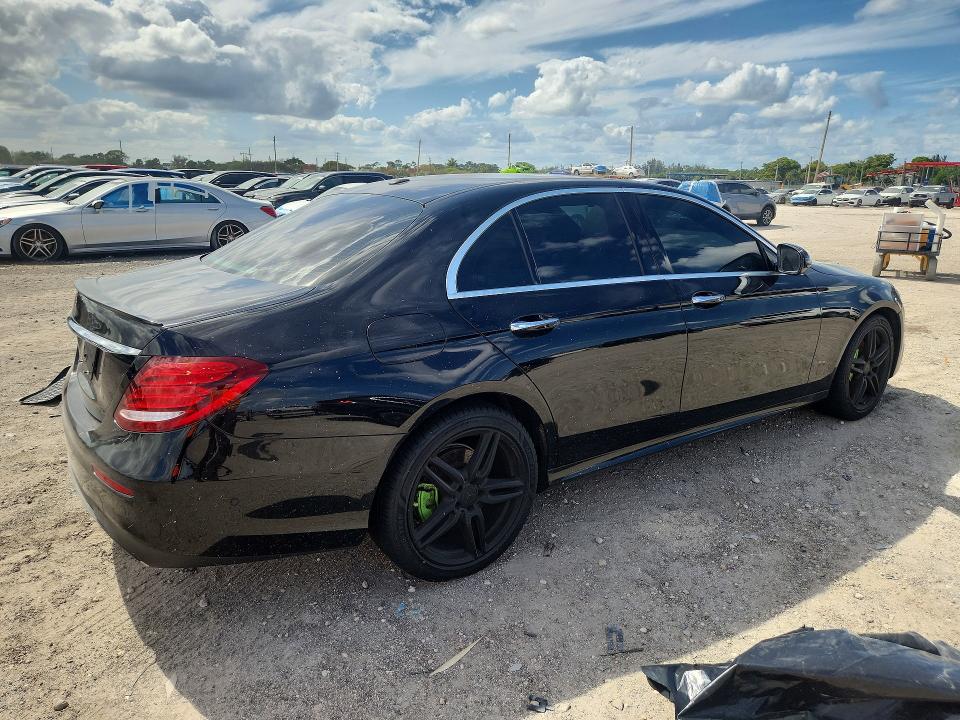 2019 Mercedes-benz E-klasse VIN WDDZF4KB8KA499743 COPART salvage auction — WATER/FLOOD, Salvage Title, sold $10 on 2026-07-28 (photo 3)
