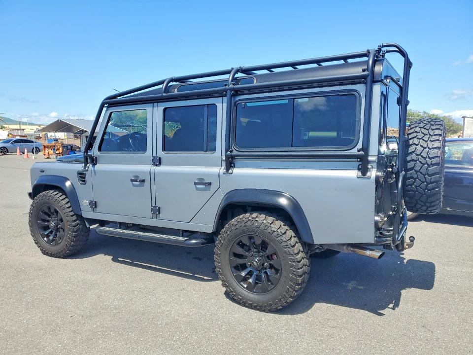 1992 Land rover Defender VIN SALLDHMF8JA916462 COPART salvage auction — ROOF, Hi - Certificate Of Title, sold $114,000 on 2026-07-27 (photo 2)