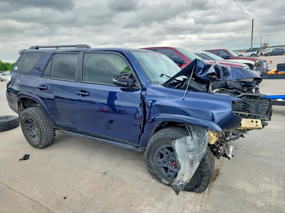 2023 Toyota 4runner VIN JTERU5JR0P6188902 COPART salvage auction — FRONT END, Tx - Salvage Vehicle Title, sold $3,200 on 2026-07-09 (photo 4)