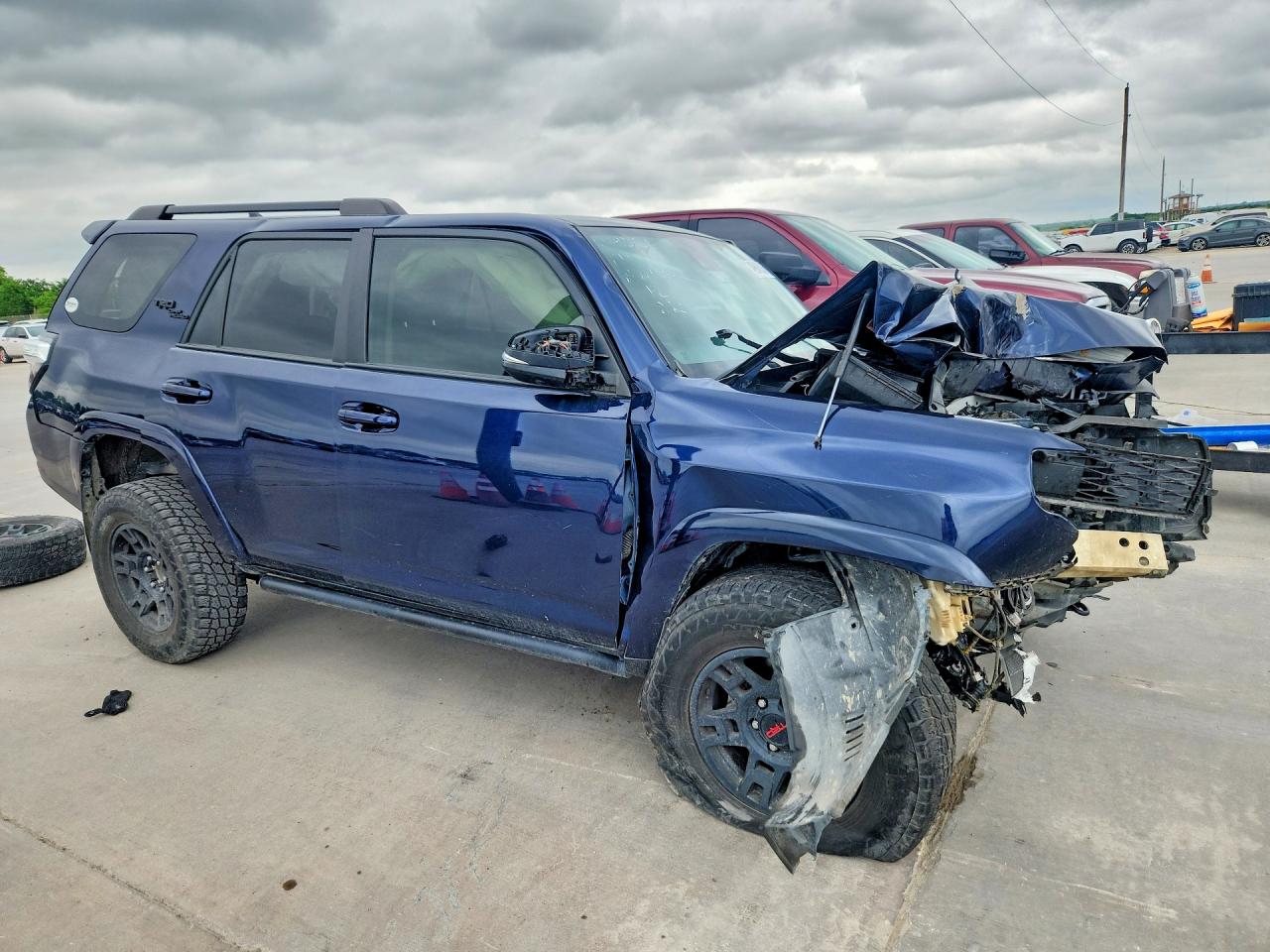 2023 Toyota 4Runner VIN JTERU5JR0P6188902 COPART salvage auction — Front End, TX - SALVAGE VEHICLE TITLE, sold $3,200 on 2026-06-25 (photo 4)