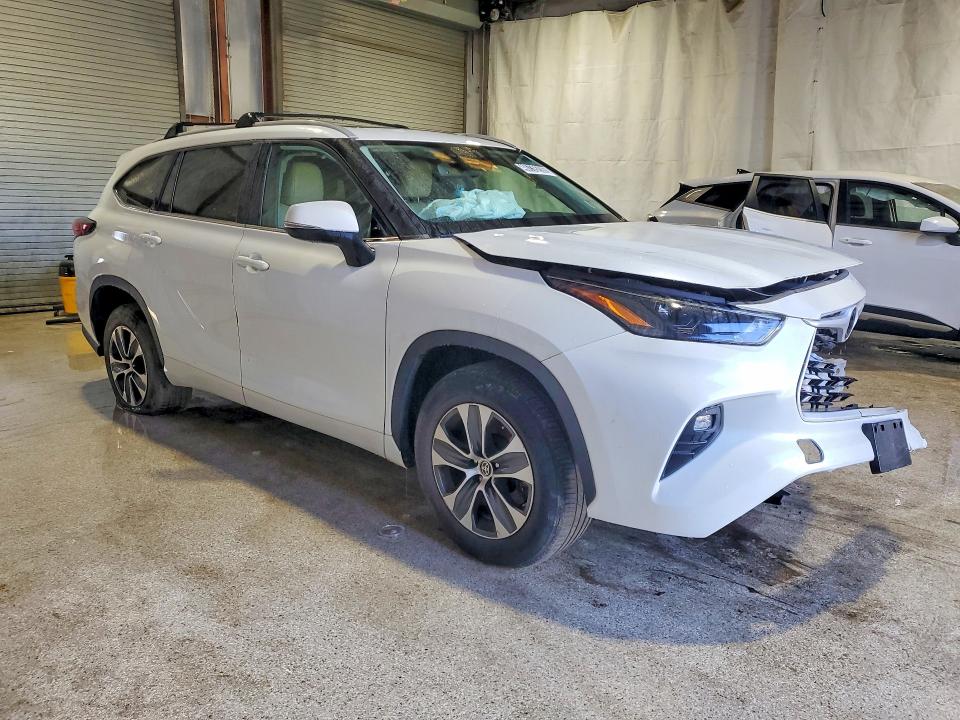 2023 Toyota Highlander VIN 5TDKDRAHXPS005543 COPART salvage auction — FRONT END, In - Certificate Of Title, sold $13,700 on 2026-07-02 (photo 4)