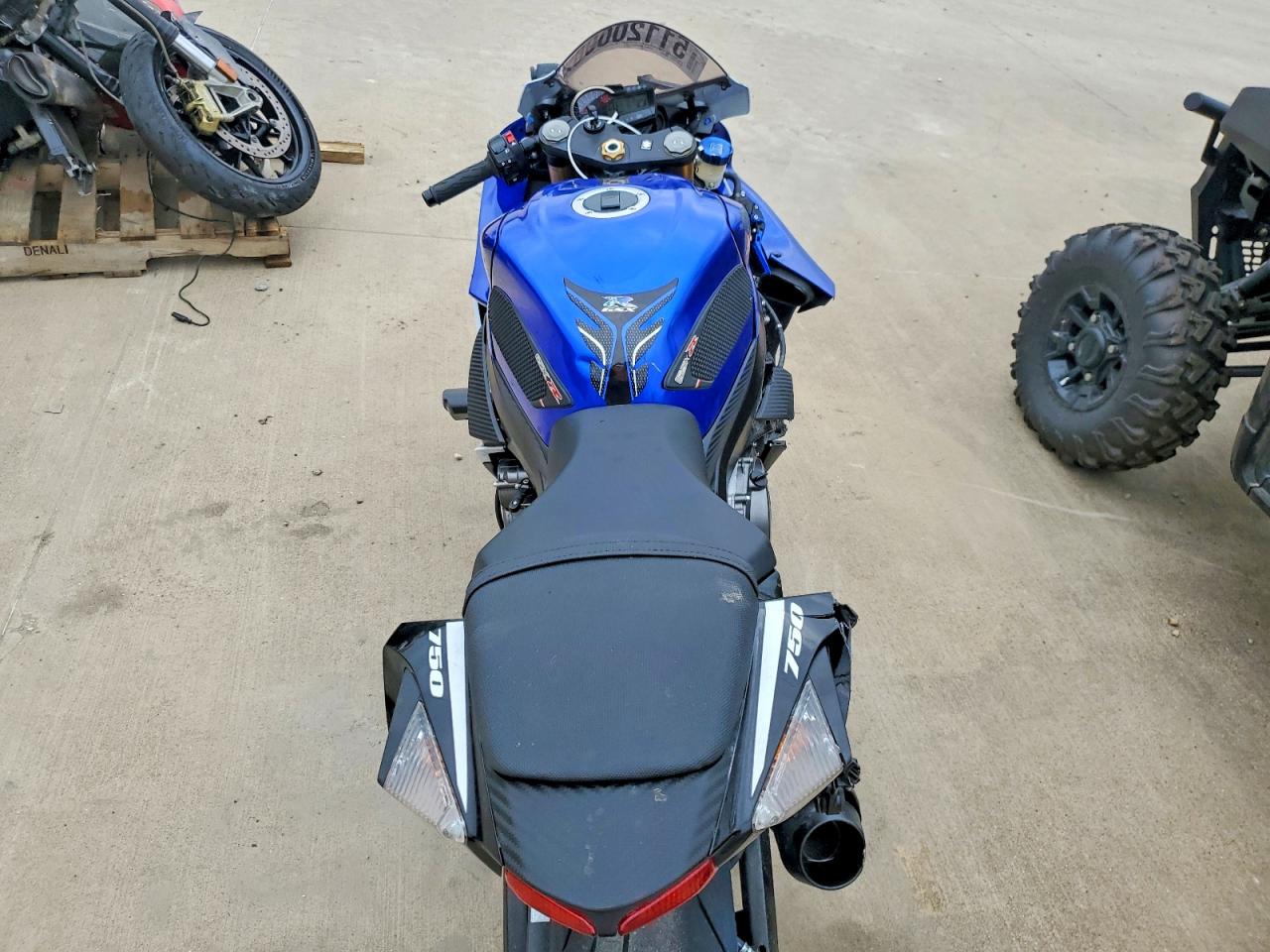 2026 Suzuki GSX-R750 VIN JS1GR7MA3T7101202 COPART salvage auction — Side, TX - SALVAGE VEHICLE TITLE, sold $4,900 on 2026-07-02 (photo 6)