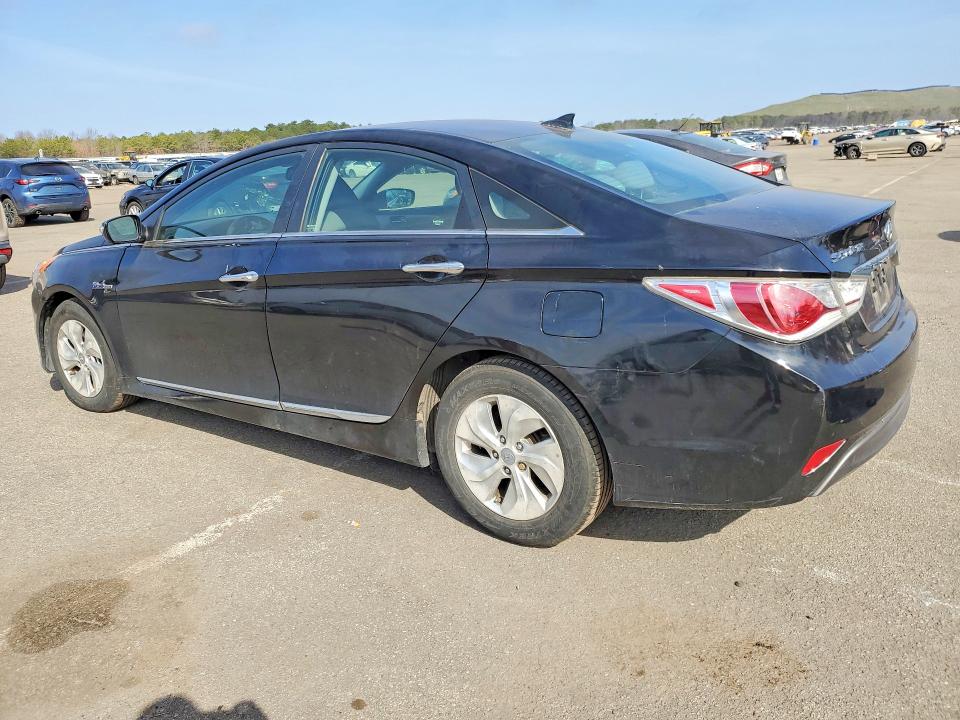 2015 Hyundai Sonata VIN KMHEC4A49FA133036 COPART salvage auction — MINOR DENT/SCRATCHES, Ny - Certificate Of Title, sold $125 on 2026-07-27 (photo 2)
