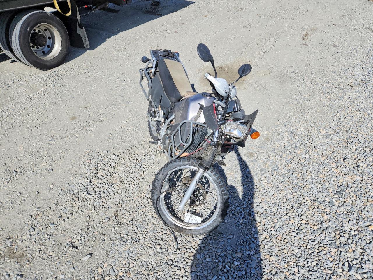 2006 Kawasaki KL650 VIN JKAKLEA1X6DA20615 COPART salvage auction — Front End, CO - PUBLIC - SALVAGE TITLE, sold $150 on 2026-07-02 (photo 5)
