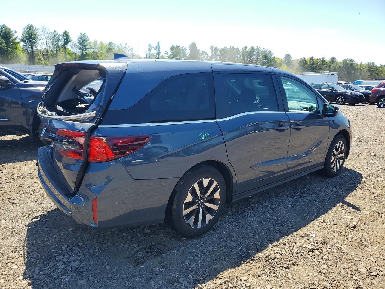 2025 Honda Odyssey VIN 5FNRL6H60SB004824 COPART salvage auction — Rear End, MD - CERT OF SALVAGE < 75% DAMAGE, sold $11,700 on 2026-06-08 (photo 3)