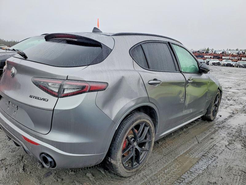 2021 Alfa romeo Stelvio VIN ZASPAKBN0M7D18043 COPART salvage auction — FRONT END, Qc - Gravement Accidente, sold $3,200 on 2026-07-07 (photo 3)