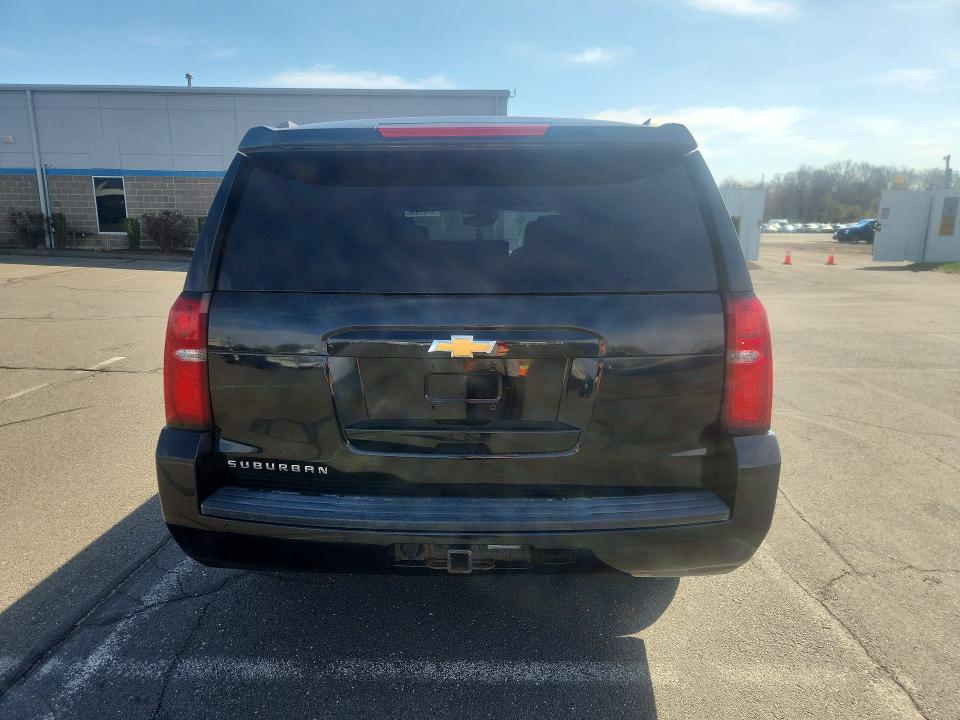 2017 Chevrolet Suburban VIN 1GNSKHKC6HR198512 COPART salvage auction — MINOR DENT/SCRATCHES, Wv - Salvage Certificate, sold $9,200 on 2026-07-27 (photo 6)