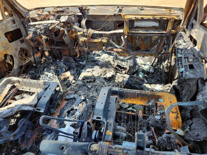 2001 Chevrolet Silverado 3500 VIN 1GCJC33171F165561 COPART salvage auction — ENGINE BURN, AL - CERT OF TITLE-PARTS ONLY SALVG, sold $200 on 2026-07-22 (photo 8)
