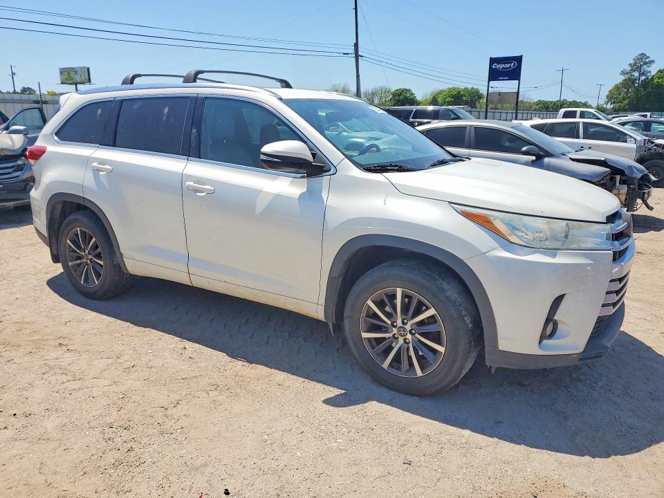 2018 Toyota Highlander VIN 5TDJZRFH4JS528974 COPART salvage auction — MINOR DENT/SCRATCHES, Fl - Certificate Of Title, sold $12,000 on 2026-07-02 (photo 4)