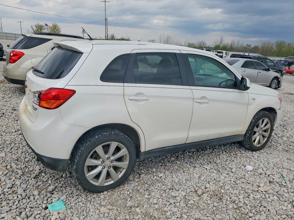 2013 Mitsubishi Outlander VIN 4A4AP3AUXDE020678 COPART salvage auction — FRONT END, Mi - Dealer Only Clean Title, sold $850 on 2026-07-09 (photo 3)
